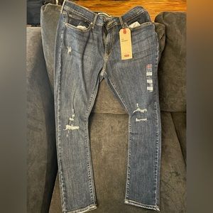 Brand new Levi Jeans style “711 Skinny”. Size 32 or 14 Medium. Skinny leg!